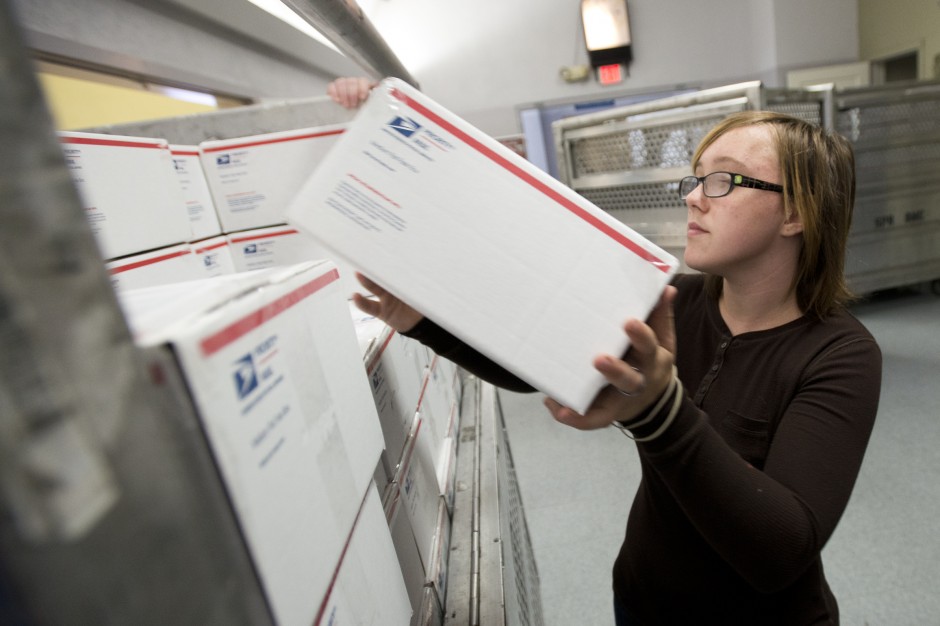 Lodi Support Our Troops members, volunteers pack 2,500 care packages