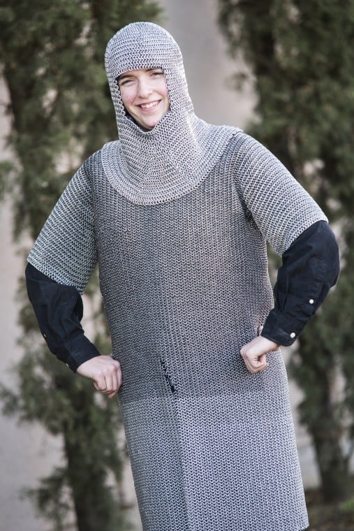 Lodi’s Stephanie Hollingsworth makes suit of chainmail from electric fencing wire