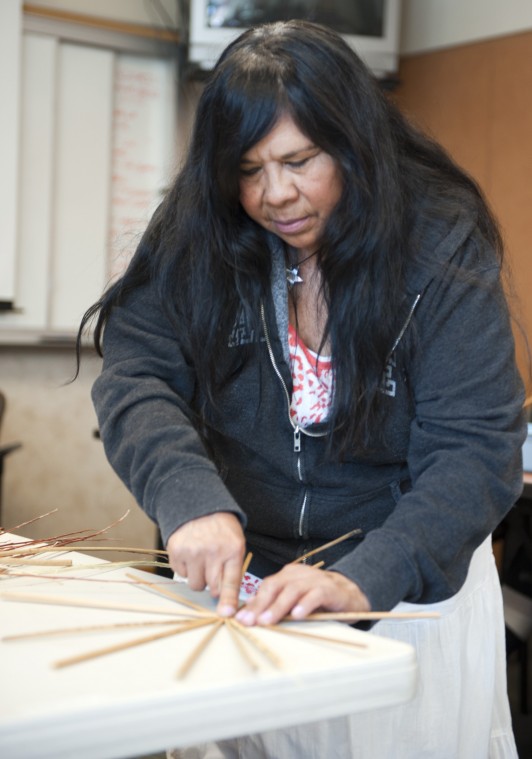 American Indians teach art of basket weaving