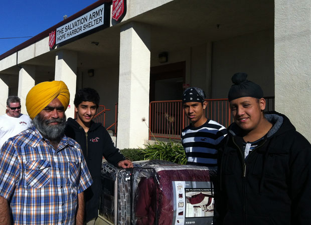 Sikhs reach out to Lodi’s homeless