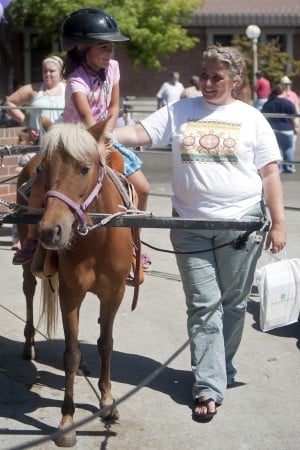 Hundreds flock to Literacy Fair in Downtown Lodi 