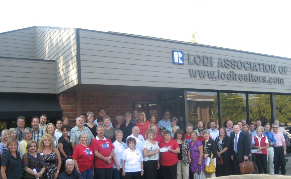 Lodi Association of Realtors presents $1,000 to Support Our Troops