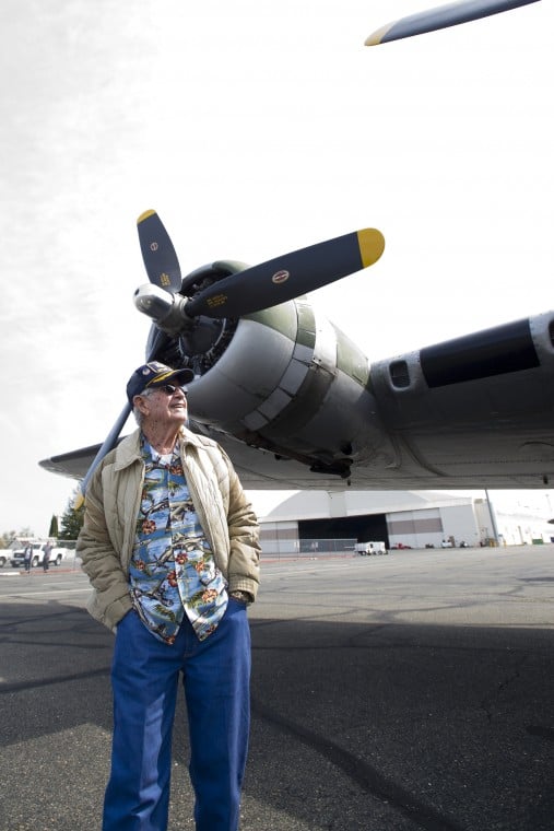 Lodi World War II veteran Chuck Casella takes another flight in B-17