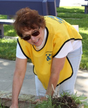 Volunteers from Lodi, Galt clean up parks, other public places