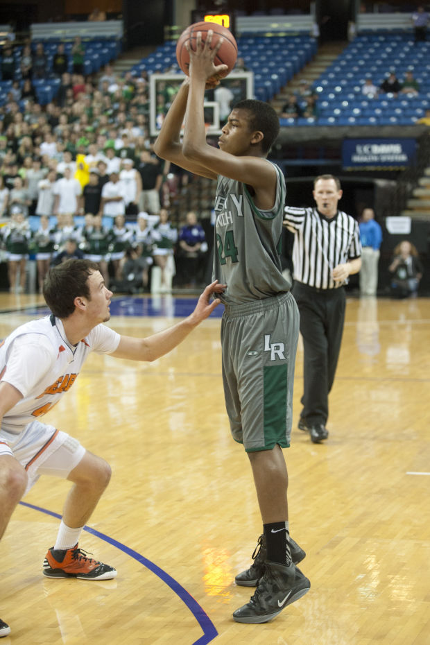 Boys basketball: Hawks’ dream run ends one win short of title
