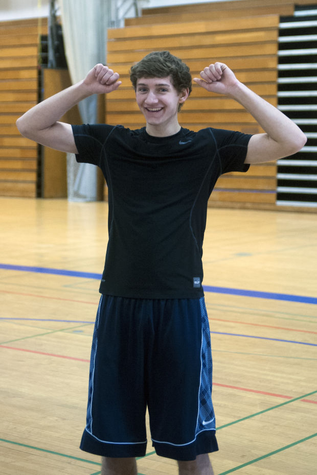 News-Sentinel reporter holds his own against top high school basketball players 
