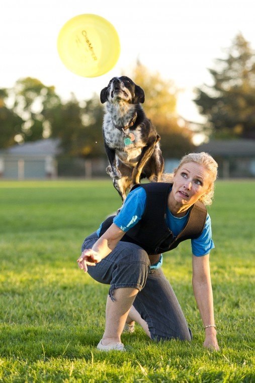 Canines compete in Golden State Disc Dog Championship