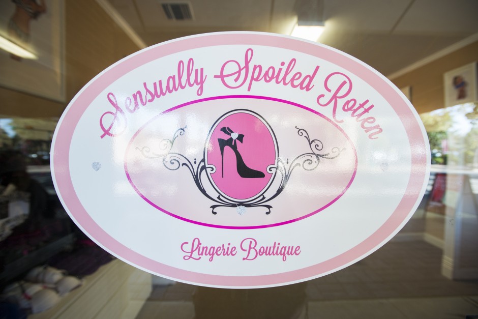 Boutique selling lacy lingerie, trendy purses opens in Downtown Lodi 