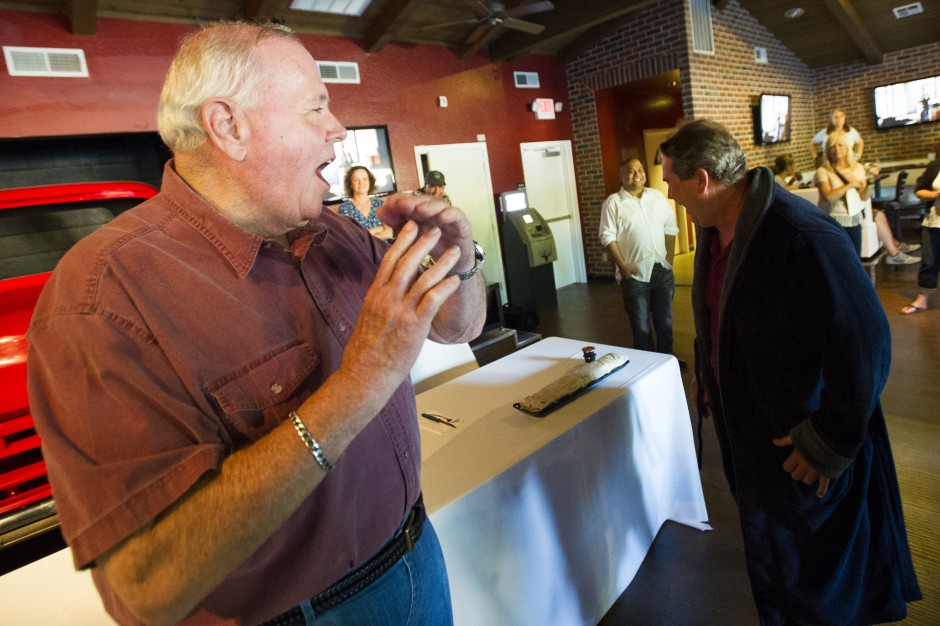 Lodi leaders try — and fail — to eat 6 pounds of beef and beans at sports grill’s opening