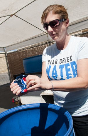 Bear Creek Community Church collects cans for children