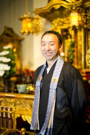 Minister Katsuya Kusunoki settling in at Lodi Buddhist Church