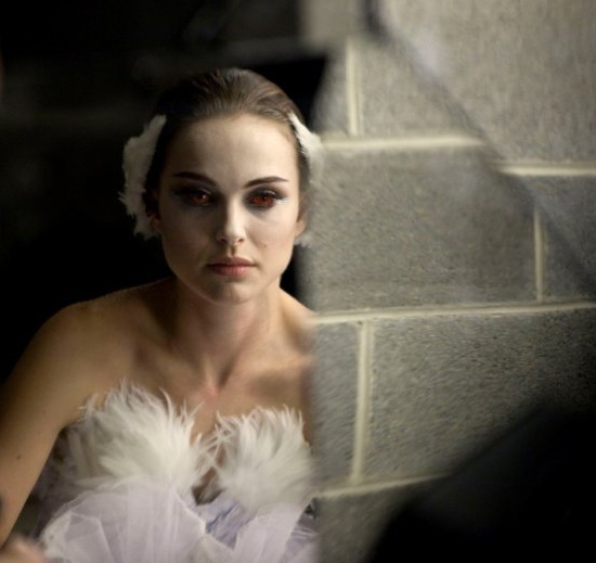 Immerse yourself in madness of ‘Black Swan’