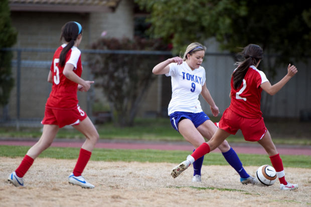 Girls soccer: Tigers stun visiting Flames with tying goal in final minute 
