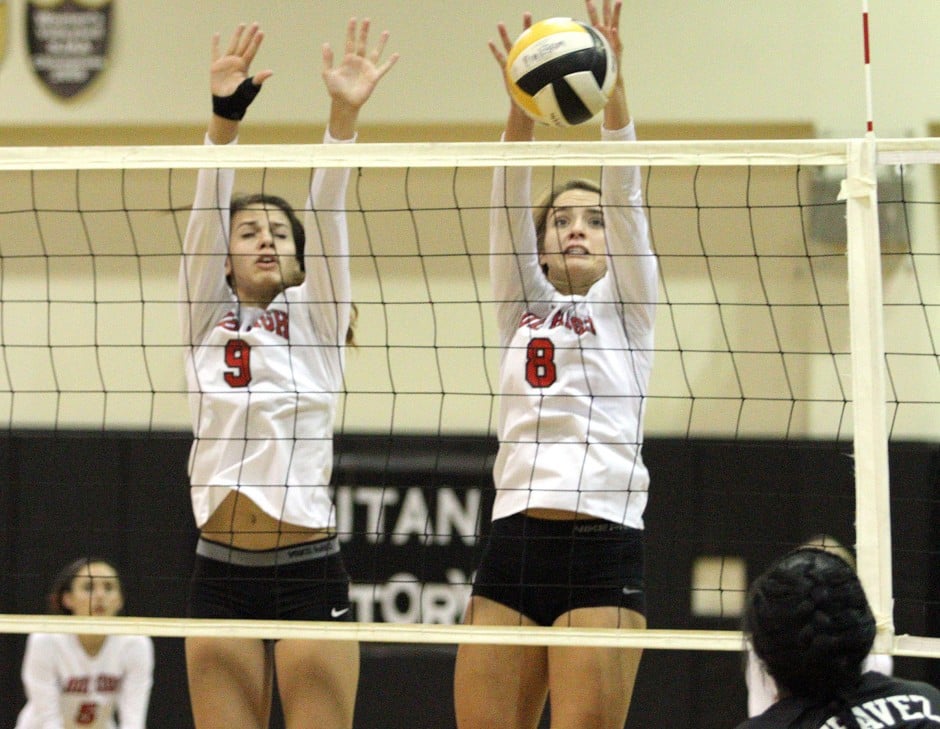 Kirstin Kielhold serves up 24 straight points as Flames ace Titans 
