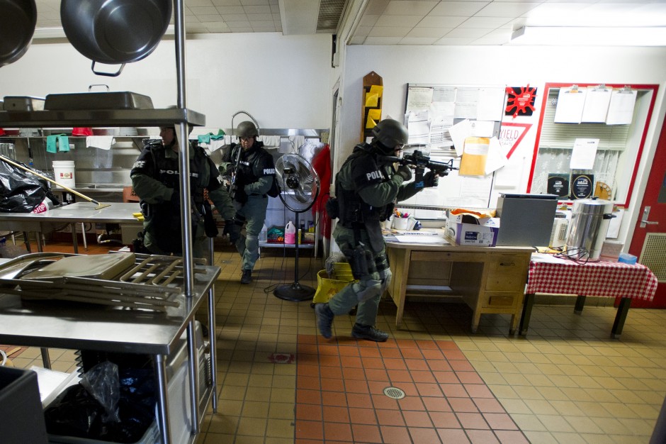 Area SWAT teams use Lodi High School campus for practice 