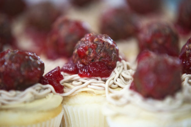 Reporter takes a turn as cupcake contest judge