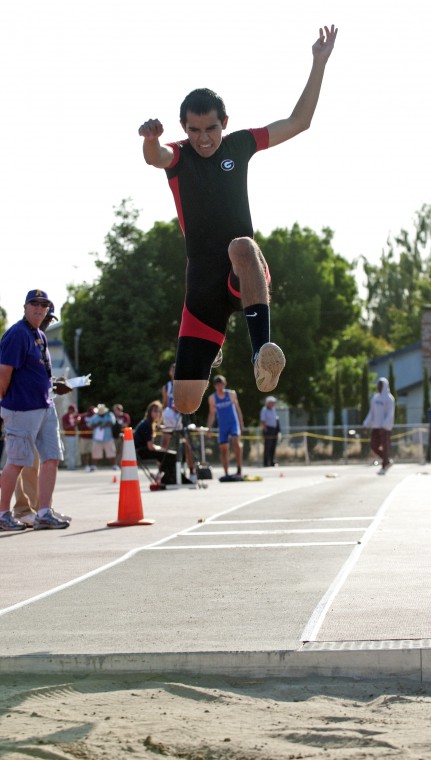 Jannell Hadnot, Jonathon Perez make leap to state track and field meet