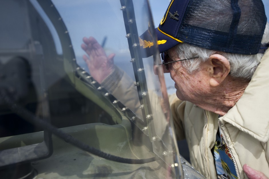 Lodi World War II veteran Chuck Casella takes another flight in B-17