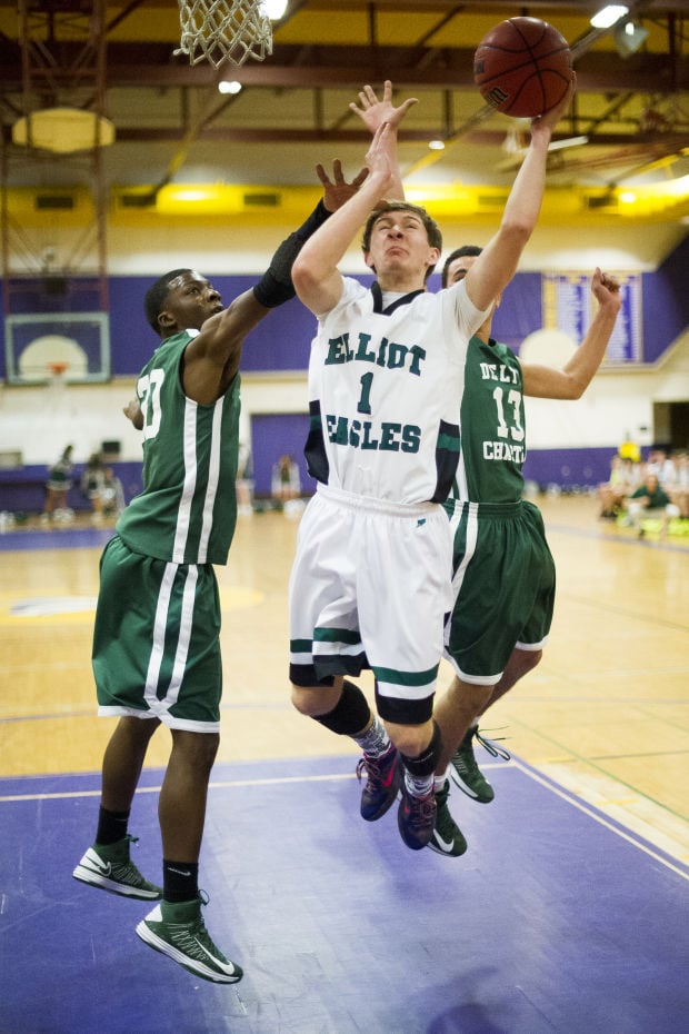 Boys basketball: Eagles knocked out in opening round 