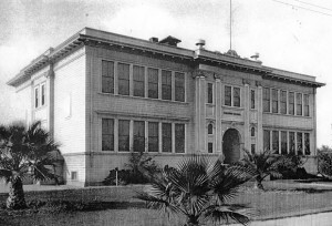 1922: School’s out for Lodi school board members
