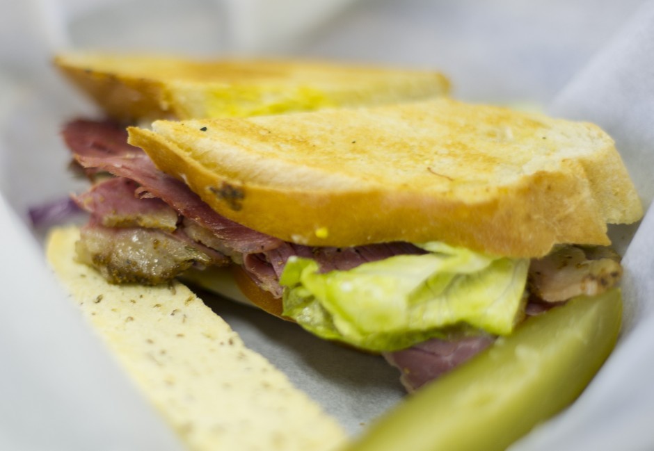 Lunchtime eatery DeGrande’s Cafe now making custom cookies, cakes
