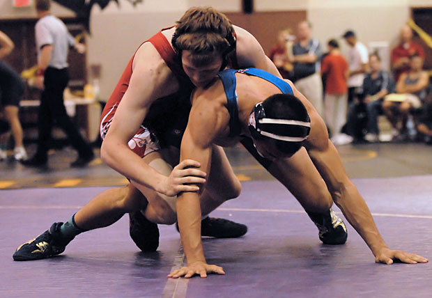 Wrestling: Julian Villanueva among three Flames Masters bound; Tigers have six qualifiers