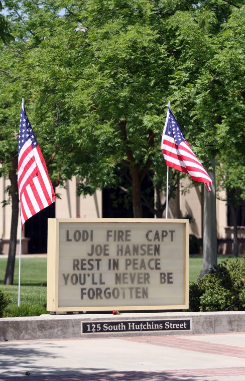 Fire department, Lodi community say their good-byes to Capt. Joe Hansen