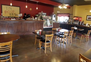 Want ribs? ’Slaw? Stick around Lodi at the Tin Roof BBQ