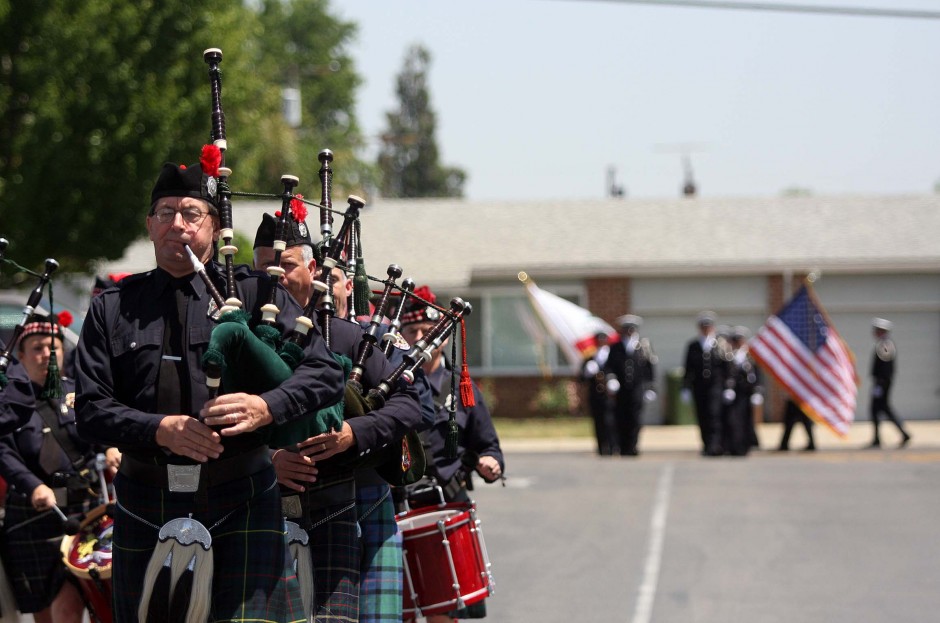 Fire department, Lodi community say their good-byes to Capt. Joe Hansen