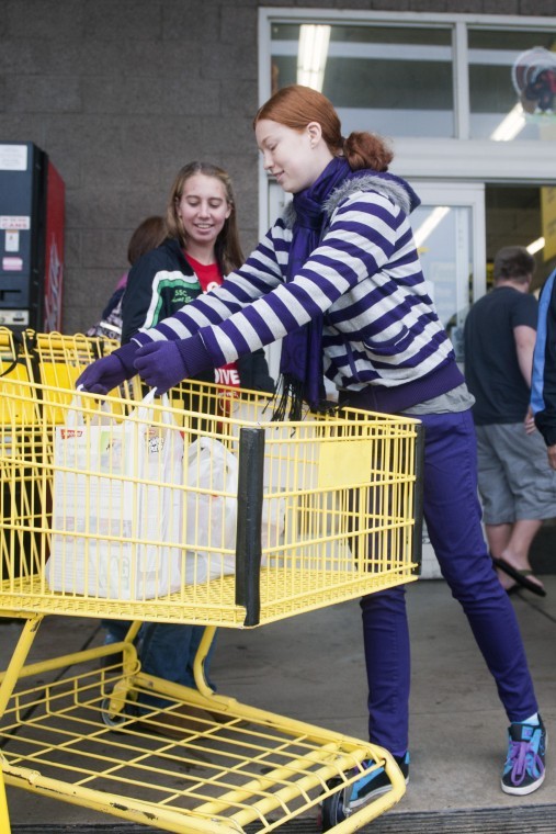 Generous shoppers ‘Stuff the Bus’ for needy families