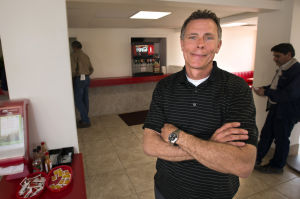 Lodians line up for Flip’s original hamburgers, hot dogs