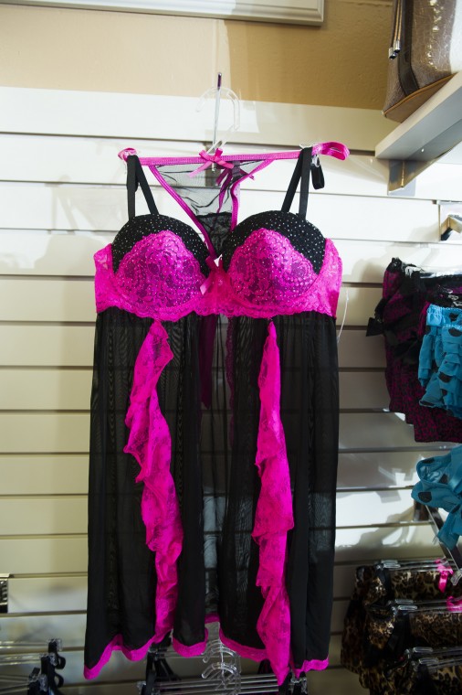 Boutique selling lacy lingerie, trendy purses opens in Downtown Lodi 