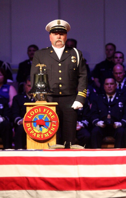 Fire department, Lodi community say their good-byes to Capt. Joe Hansen