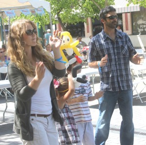 Thousands seek hot deals at Lodi Street Faire