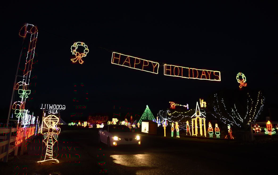 christmas lights guide some of the best displays in town christmas lights guide some of the best displays in town
