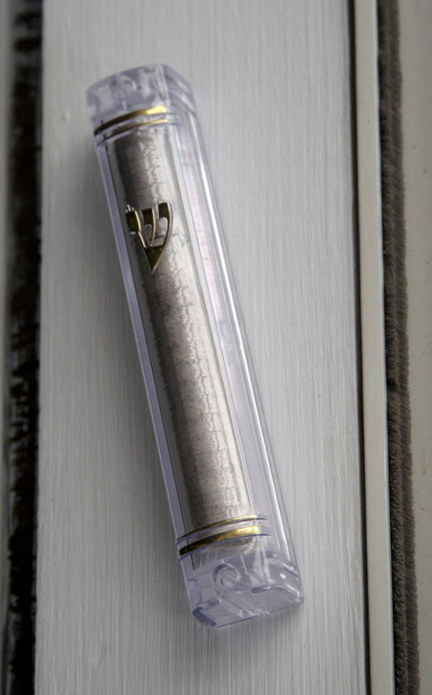 Rabbi works to bring mezuzahs to Jews in Montana