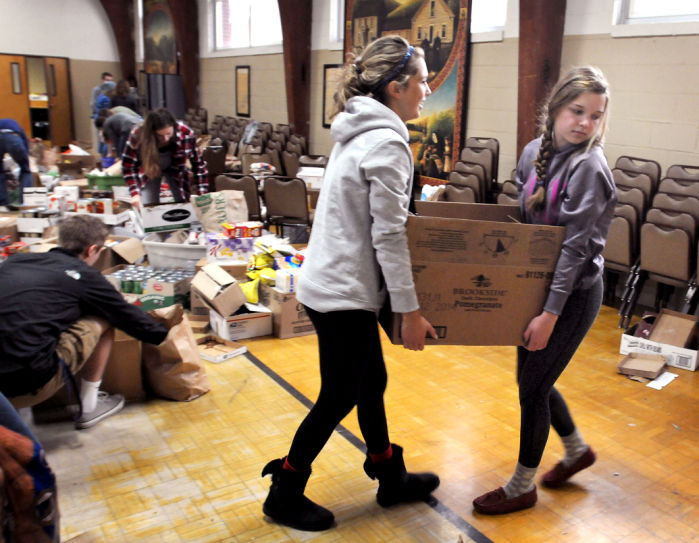 Loyola Sacred Heart food drive collects 24,000 pounds for Missoula families