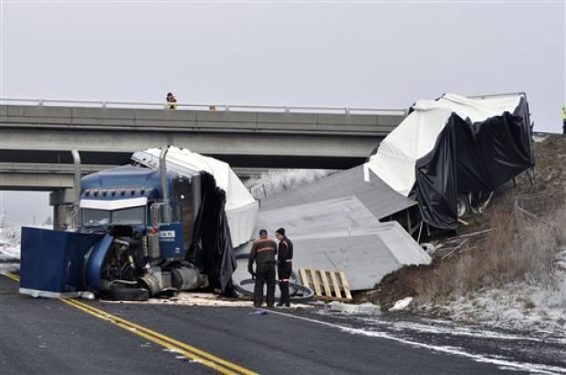 10-vehicle crash in Washington kills Montana woman