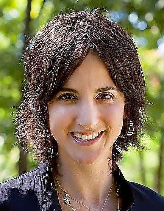 Author discusses social media women #39 s self esteem at USU event The