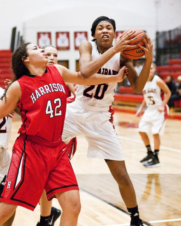 GIRLS' BASKETBALL: Bosse beats slumping New Albany, 58-53 - Newsandtribune