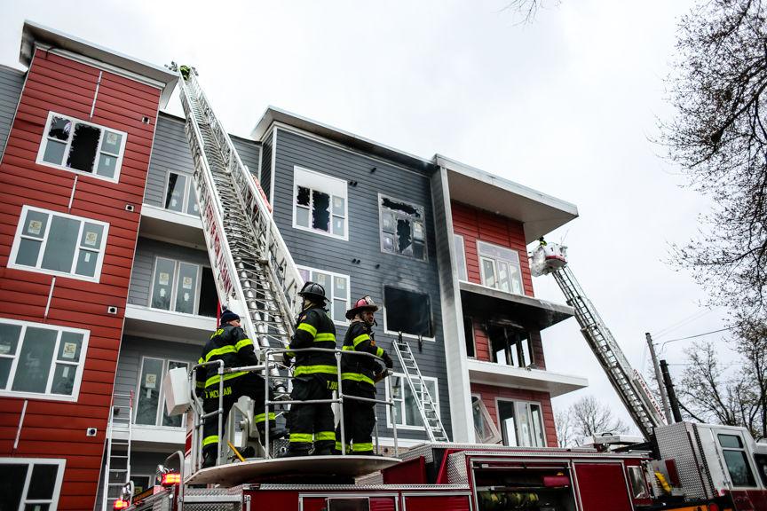 BLAZE AT THE BREAKWATER: Around 90 firefighters battle fire in New Albany - Newsandtribune