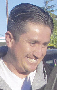 <b>Cesar Flores</b> - 560d5b9539cbd.image