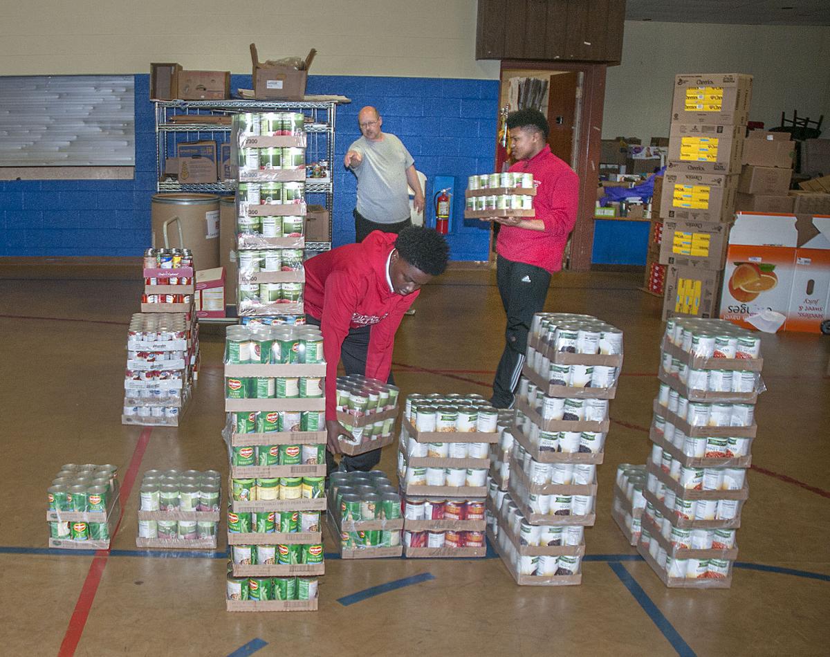 SLIDESHOW: Niagara Catholic students participate in Day of Caring