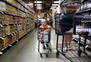 Strack & Van Til opens Cedar Lake store