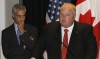 Chicago, Toronto mayors sign sister cities pact