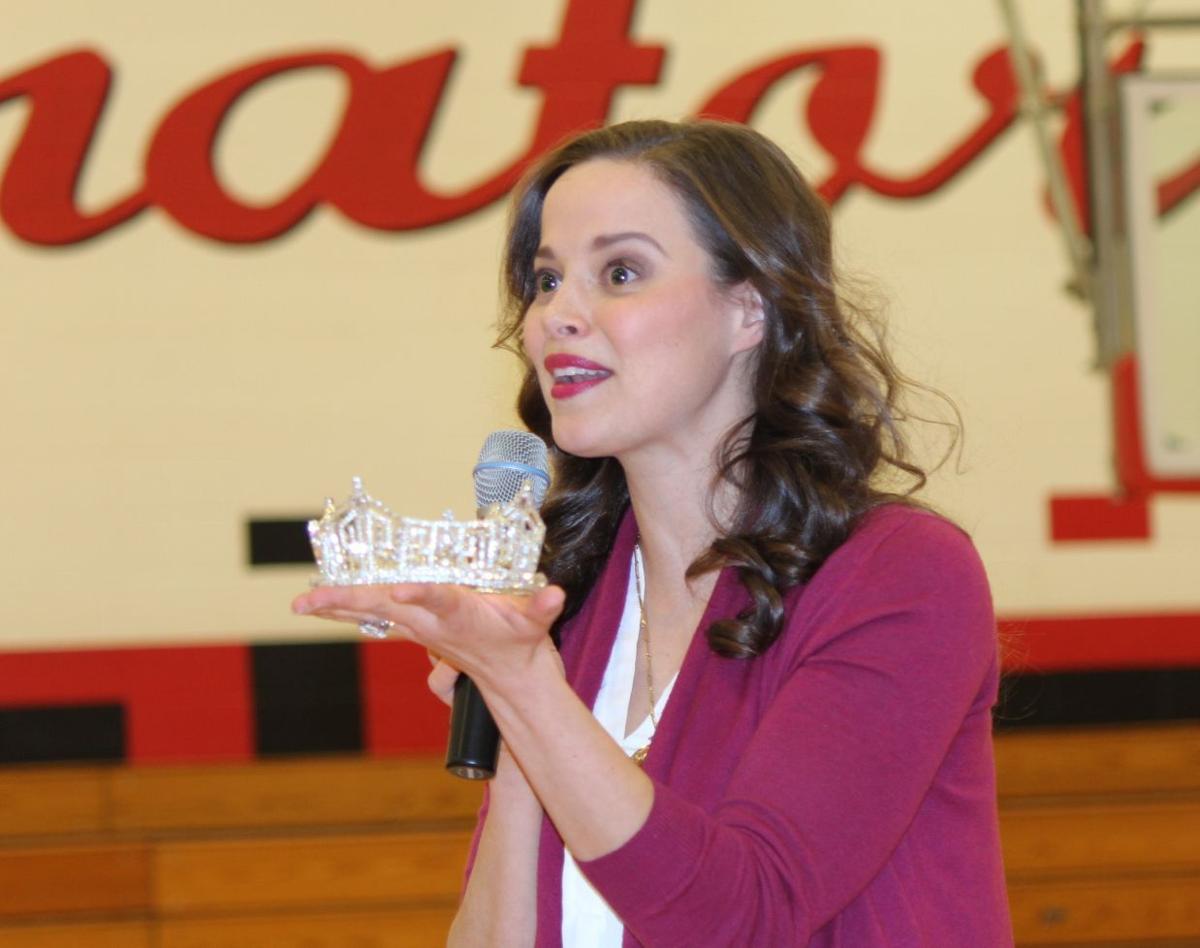 '09 Miss America tells students 'no dream too big'