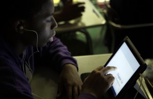 Hammond High students get Kuno tablets