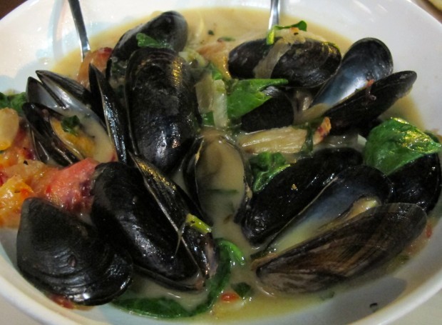 The Good Life: THE GREEN WELL REINVENTS GASTRO PUBS IN GRAND RAPIDS