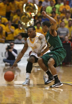 Loyal VU basketball fans cheer on Crusaders in Horizon League championship 
