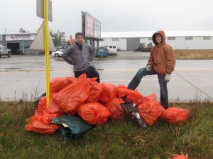 Bloom Trail students clean up stretch of U.S. 30